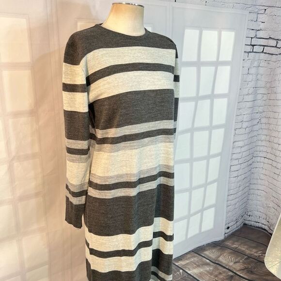 Tavin nwt long sleeve gray striped maxi length sweater dress size small 4-6 - Picture 2 of 9